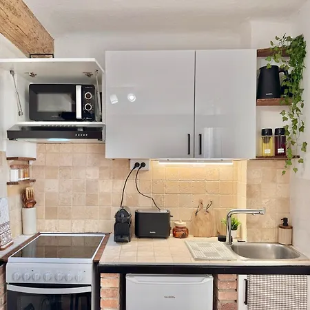 Noya Apartment *